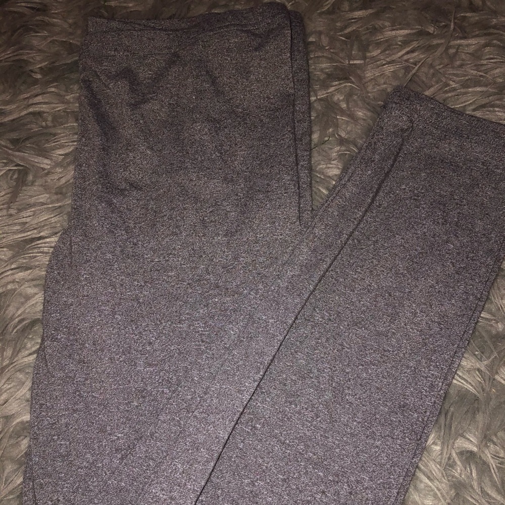 Gray heathered mid rise leggings